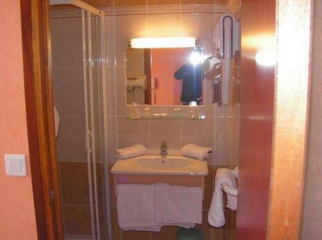 Au P'Tit Quinquin Hotel Le Val-Saint-Père Kamer foto