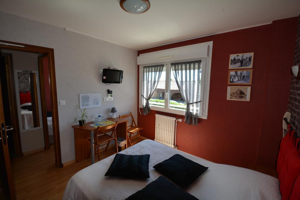 Au P'Tit Quinquin Hotel Le Val-Saint-Père Buitenkant foto